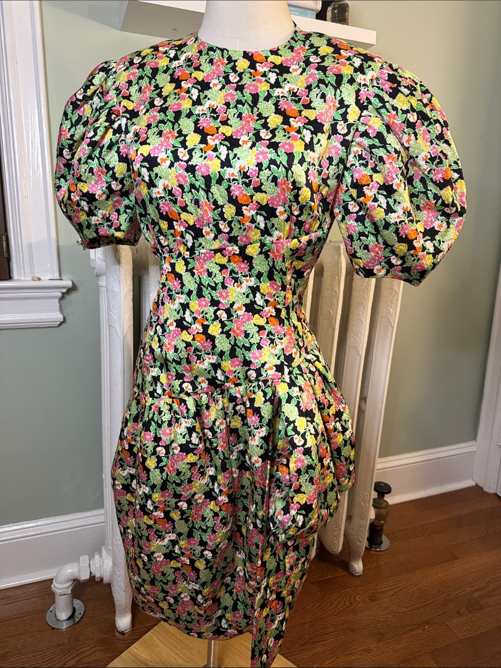 Vintage Stanley Platos Puff-Sleeve Floral Midi Dress with sculptural bow